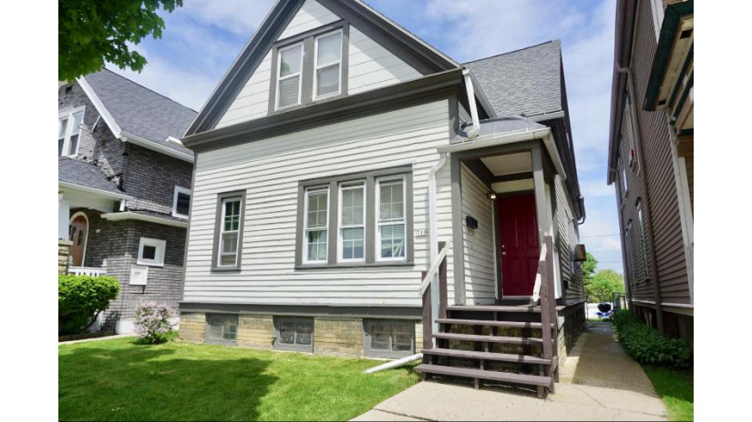 710 E Meinecke Ave Milwaukee, WI 53212 by Milwaukee Flat Fee Homes $174,900