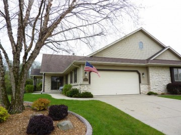 W154N6612 Marvel Dr 36, Menomonee Falls, WI 53051