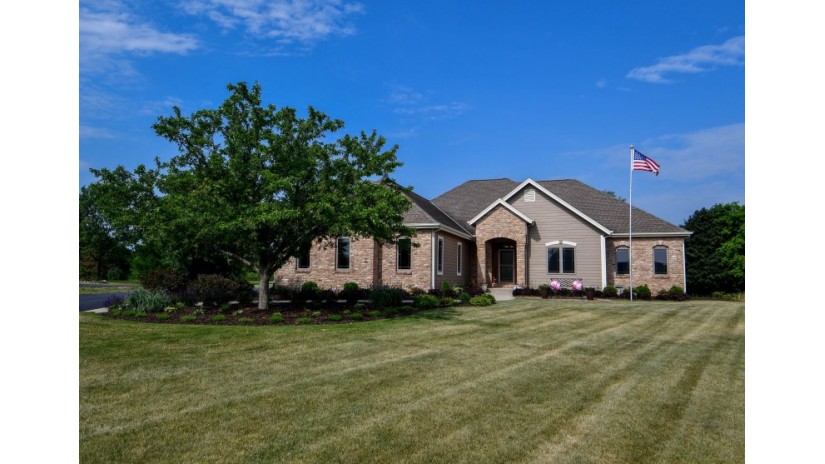 111 Eagles Lookout North Prairie, WI 53153 by Shorewest Realtors $485,000