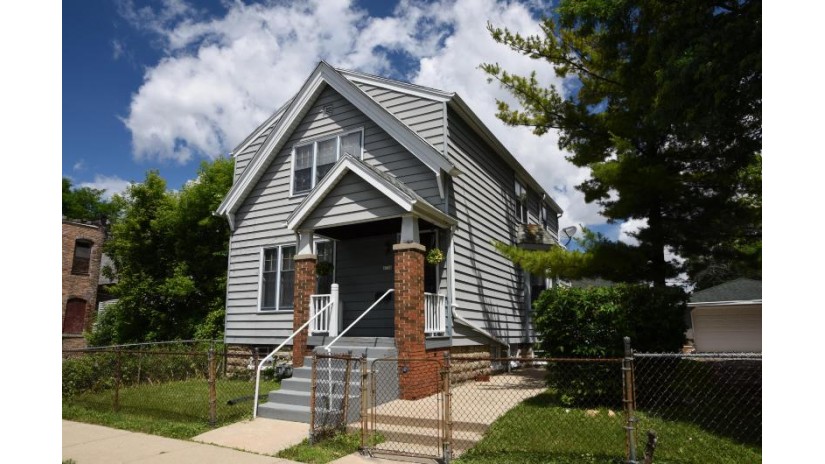 1716 W Vine St Milwaukee, WI 53205 by Bradley Realty, Inc. $125,000