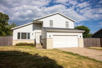 7005 63rd Ave, Kenosha, WI 53142-1432