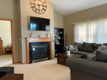 W170N5564 Ridgewood Dr, Menomonee Falls, WI 53051-0673