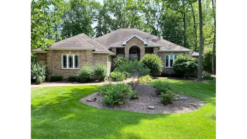 497 Oriole Ln Howards Grove, WI 53083 by RE/MAX Universal $499,900