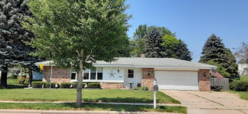 1622 Walters Dr, Grafton, WI 53024-2328