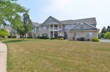 5855 Kinzie Ave 34, Mount Pleasant, WI 53406-4074