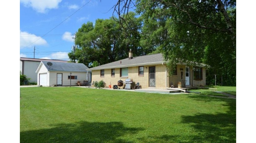 923 Blake Ave South Milwaukee, WI 53172 by Hometowne Realty LLC $169,900