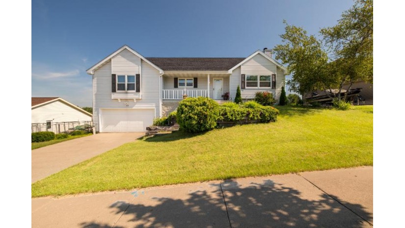 1628 Dandelion Ln West Bend, WI 53090 by Leitner Properties $289,900