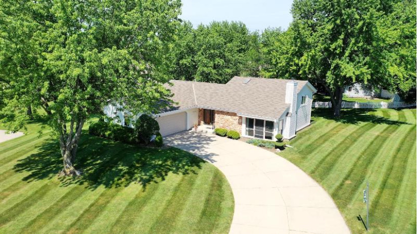 N97W16844 Chippewa Dr Germantown, WI 53022 by Benefit Realty $300,000