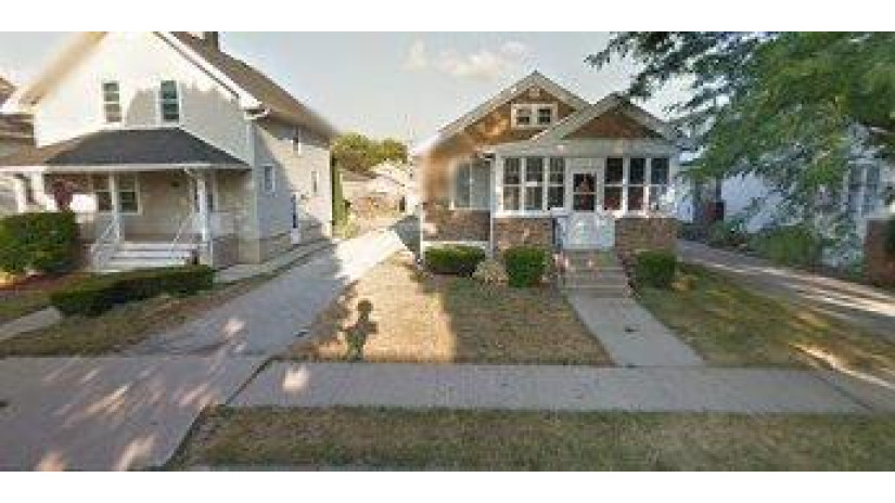 6420 29th Ave Kenosha, WI 53143 by Lake to Lake Realty LLC $55,000