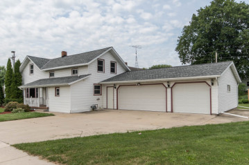 141 S Ridge St, Hustisford, WI 53034