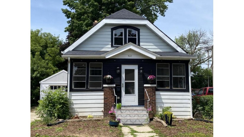 631 S Oak Park Ct Milwaukee, WI 53214 by Realty Executives Integrity~Brookfield $128,500