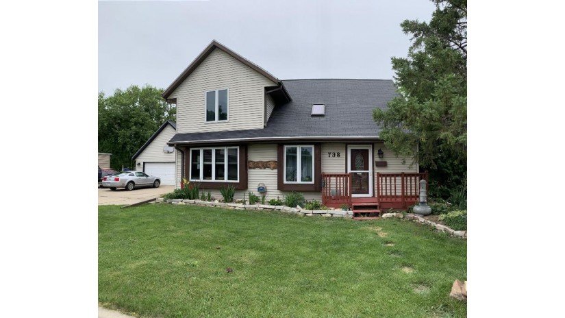 738 9th Ave Union Grove, WI 53182 by Jeff Braun Realty, LLC $239,900