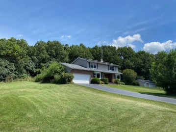 1905 Knob Rd, Lyons, WI 53105-8600