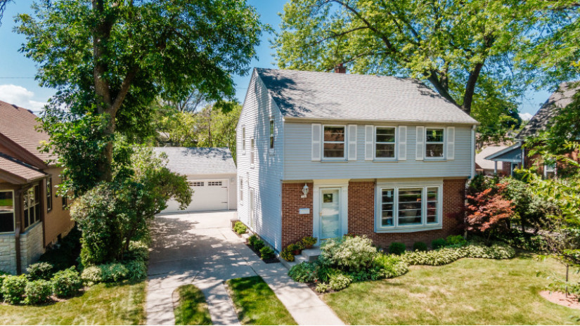 5043 N Santa Monica Blvd Whitefish Bay, WI 53217 by Shorewest Realtors $325,000