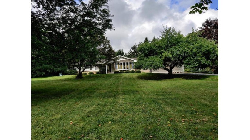 10500 W Carpenter Ave Greenfield, WI 53228 by Minette Realty, LLC $264,900