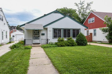 2614 N 74th St, Wauwatosa, WI 53213-1242