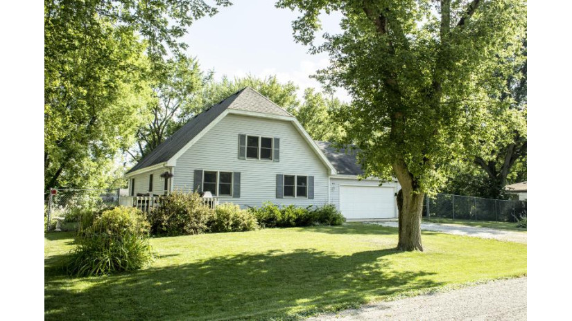 W307 N Circle Dr Bloomfield, WI 53128 by Keefe Real Estate, Inc. $265,000