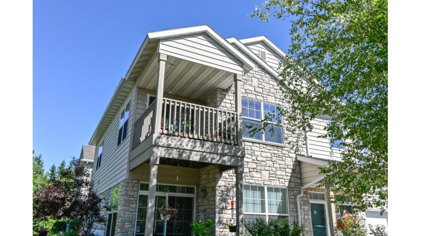 N17W26535 Meadowgrass Cir B Pewaukee, WI 53072 by Shorewest Realtors $179,900