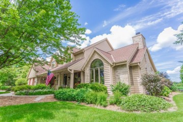 501 Wildwood Ridge, Richfield, WI 53017