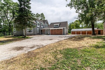 W140S9341 Boxhorn Dr, Muskego, WI 53150-4605