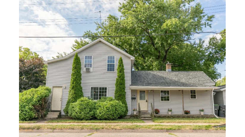 724 St Cloud St La Crosse, WI 54603 by RE/MAX Results $119,900