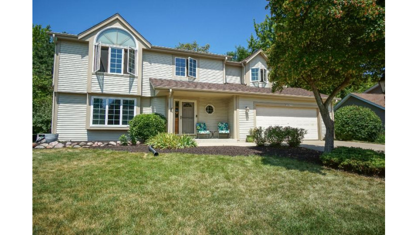 N58W24566 Clover Dr Sussex, WI 53089 by Lake Country Flat Fee $394,900