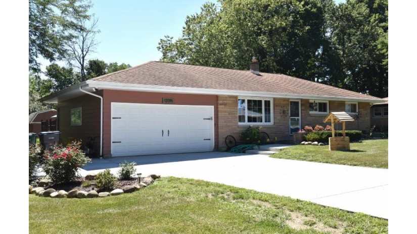 13315 W Ferguson Rd New Berlin, WI 53151 by Homeowners Concept $269,900