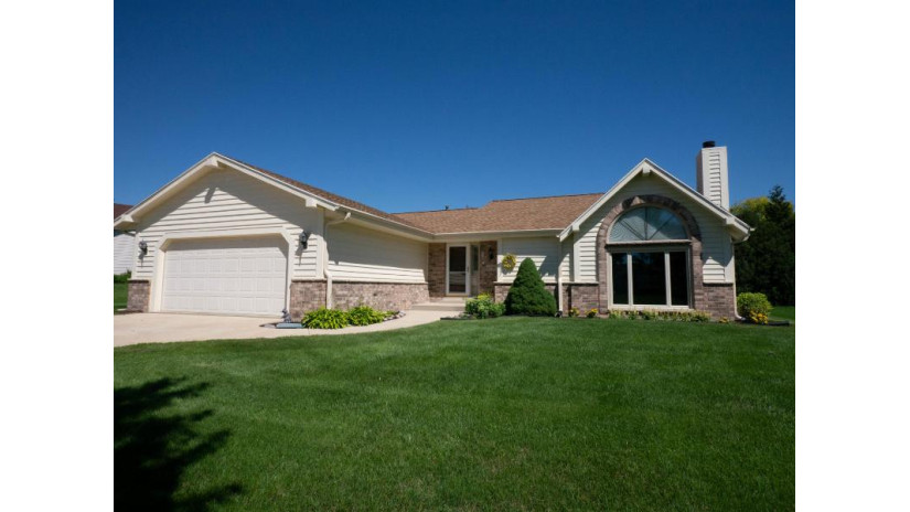 4296 W Southwood Dr Franklin, WI 53132 by Redefined Realty Advisors LLC $249,900