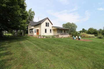 1031 North Rd, Lyons, WI 53105-9056