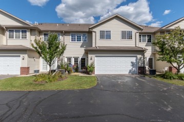 2426 Fox River Pkwy H, Waukesha, WI 53189