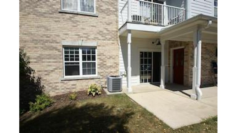 2724 Northview Rd 41 Waukesha, WI 53188 by Lake Country Flat Fee $170,000