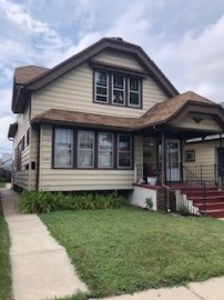 1361 S 56th St, West Allis, WI 53214-3428