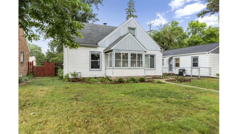 8708 W Burleigh St Milwaukee, WI 53222 by Shorewest Realtors $180,000