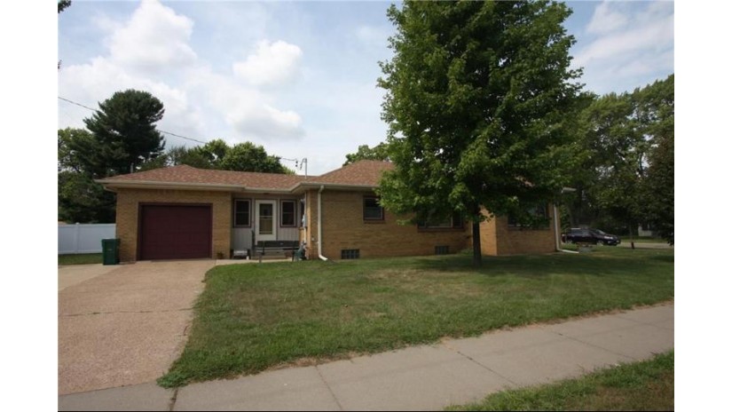 103 West Lexington Boulevard Eau Claire, WI 54701 by Team Tiry Real Estate, Llc $179,900