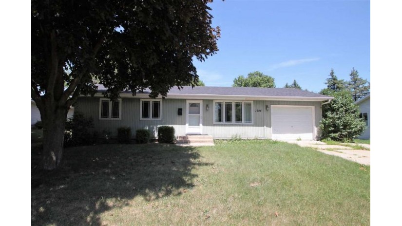 1244 E 2ND Street Belvidere, IL 61008 by Dickerson & Nieman $109,900