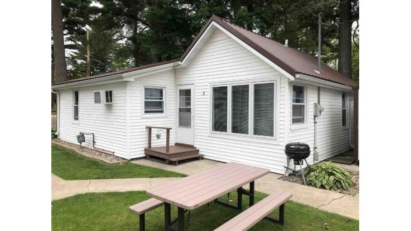 W5833 Sunset Circle 3 Wescott, WI 54166 by Full House Realty, LLC $139,900