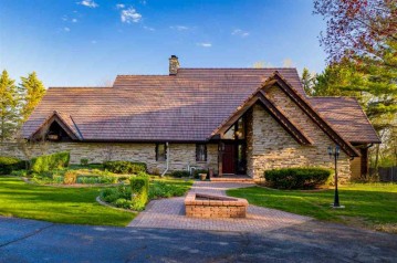 W6319 Cedar Cliff Drive, Ellington, WI 54944