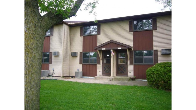 2519 Fond Du Lac Road Oshkosh, WI 54902 by First Weber, Realtors, Oshkosh $106,000