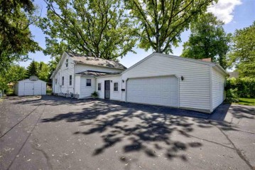 207 Darboy Road, Combined Locks, WI 54113