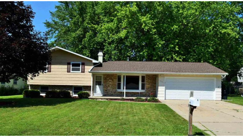 1416 View Lane Ashwaubenon, WI 54313 by Shorewest Realtors $199,000