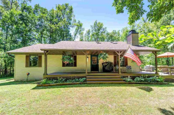 4883 Sampson Road, Pensaukee, WI 54101-9785