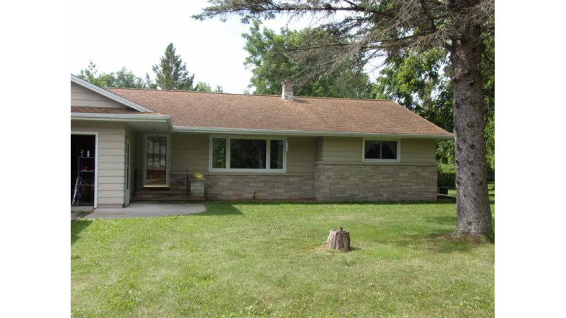 2987 W Shady Lane Clayton, WI 54956 by First Weber, Inc. $215,000