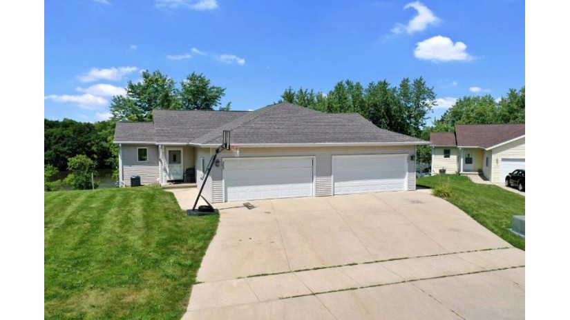 260 Highland Street Wrightstown, WI 54180 by Resource One Realty, Llc $299,900