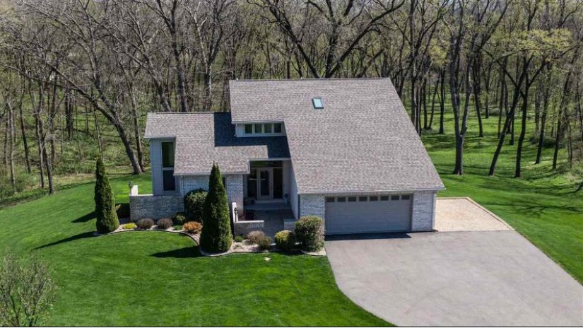 51 Lincoln Dr East Dubuque, IL 61025 by Keller Williams Realty Signature $357,500