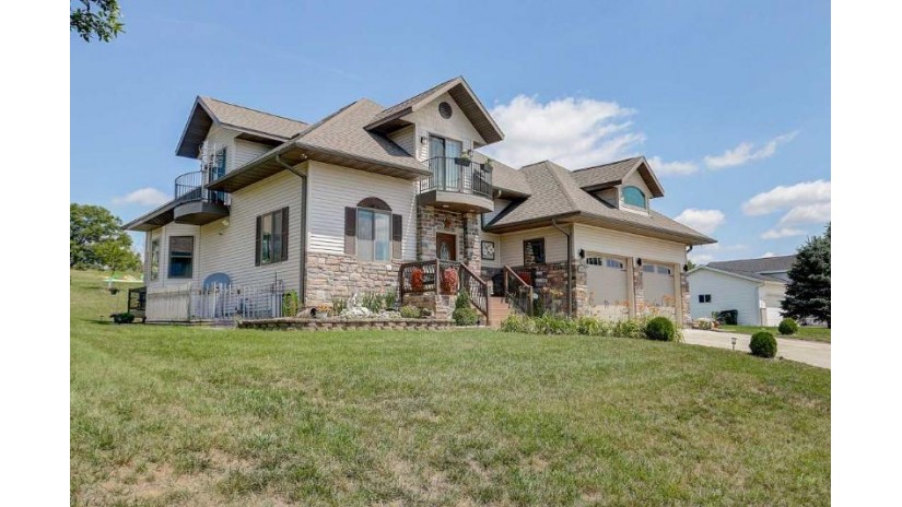 537 Meadowlark Ln Portage, WI 53901 by Century 21 Affiliated $359,900