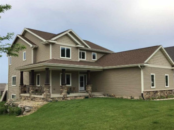 812 Sunset Dr, Lodi, WI 53555