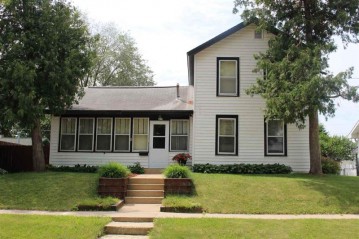 409 W Bridge St, New Lisbon, WI 53950