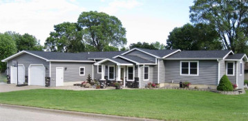 106 W Park St, Wauzeka, WI 53826