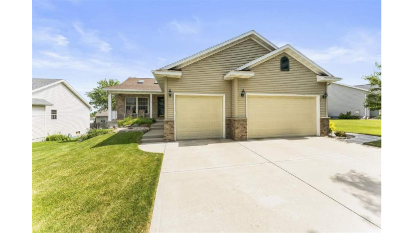 3170 Brantford Ln Sun Prairie, WI 53590 by Mhb Real Estate $364,900