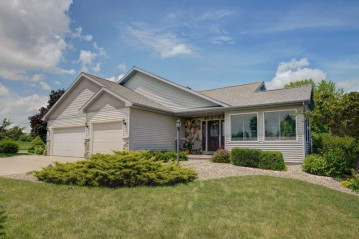 2766 Alice Cir, Pleasant Springs, WI 53589